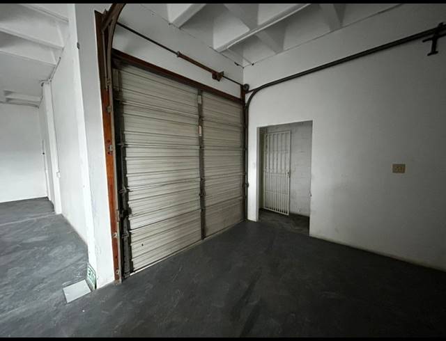 230M² WAREHOUSE TO LET IN WYNBERG